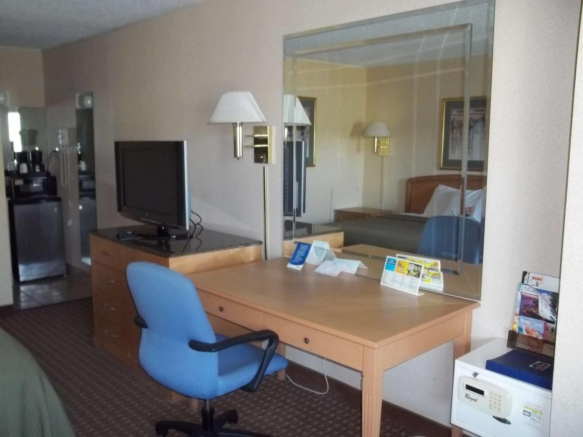 Howard Johnson By Wyndham Virginia Beach Exteriér fotografie